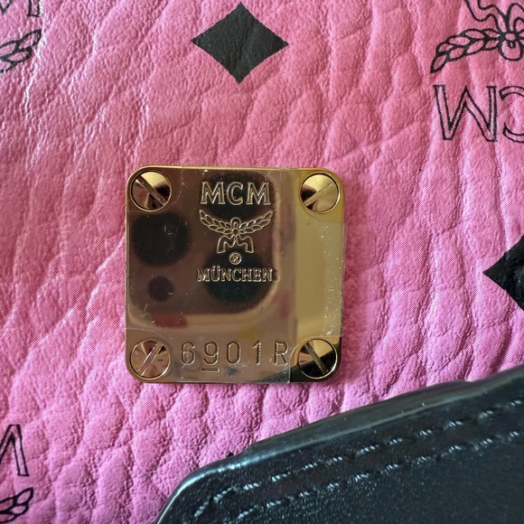 AUTHENTIC MCM PINK DUFFLE BAG - Picture 3 of 16